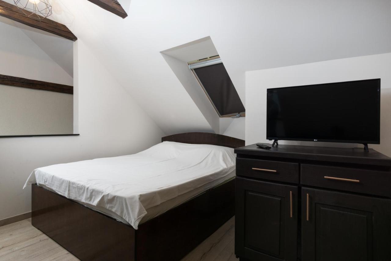 Hotel House 54 Braşov Esterno foto